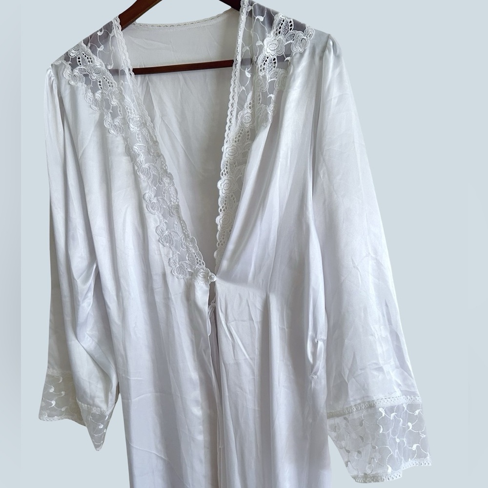 Vintage Division Of Mod Lebanon White Silky Lace … - image 8